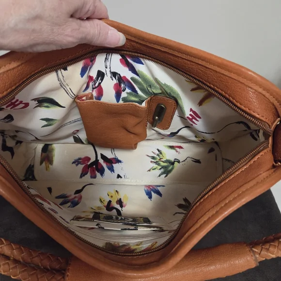 Vintage CARLOS FALCHI Western HOBO - Picture 5 of 7